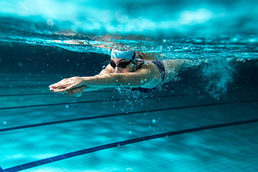 Почему плавание — идеальный вид спорта: 4 причины